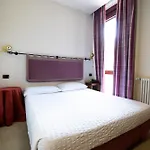 ホテル Rendez Vous 3*