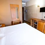 ホテル Rendez Vous 3*