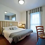 ホテル Rendez Vous 3*