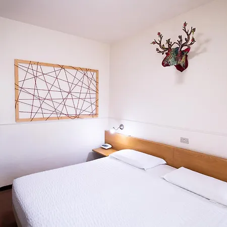 Otel Rendez Vous Châtillon