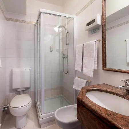 Otel Rendez Vous 3*