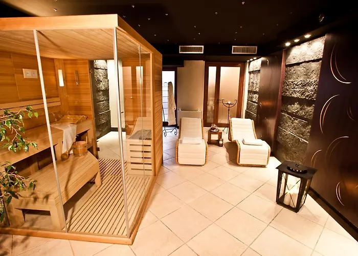 Rendez Vous Hotel 3*