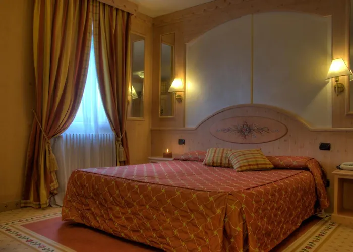 Rendez Vous Hotel 3*